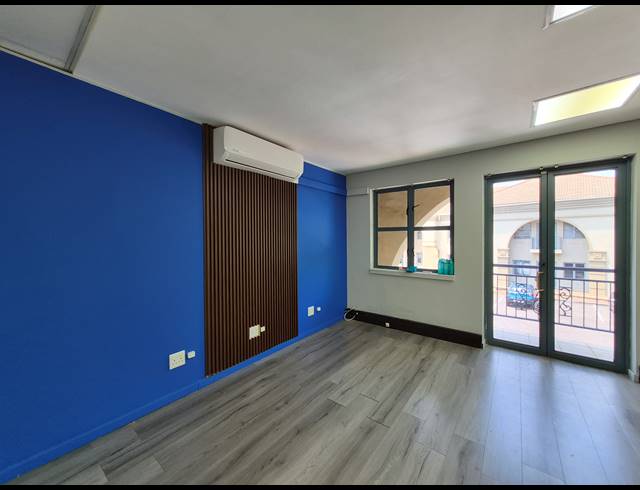 108M² OFFICE TO LET IN HYDE PARK